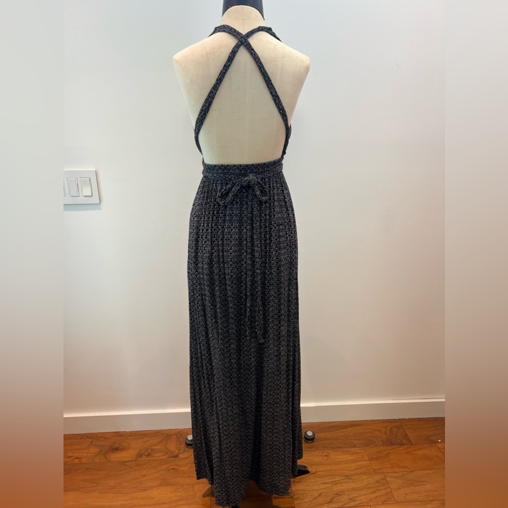 Gorgeous maxi dress by re:named many ways to wear! Size Small